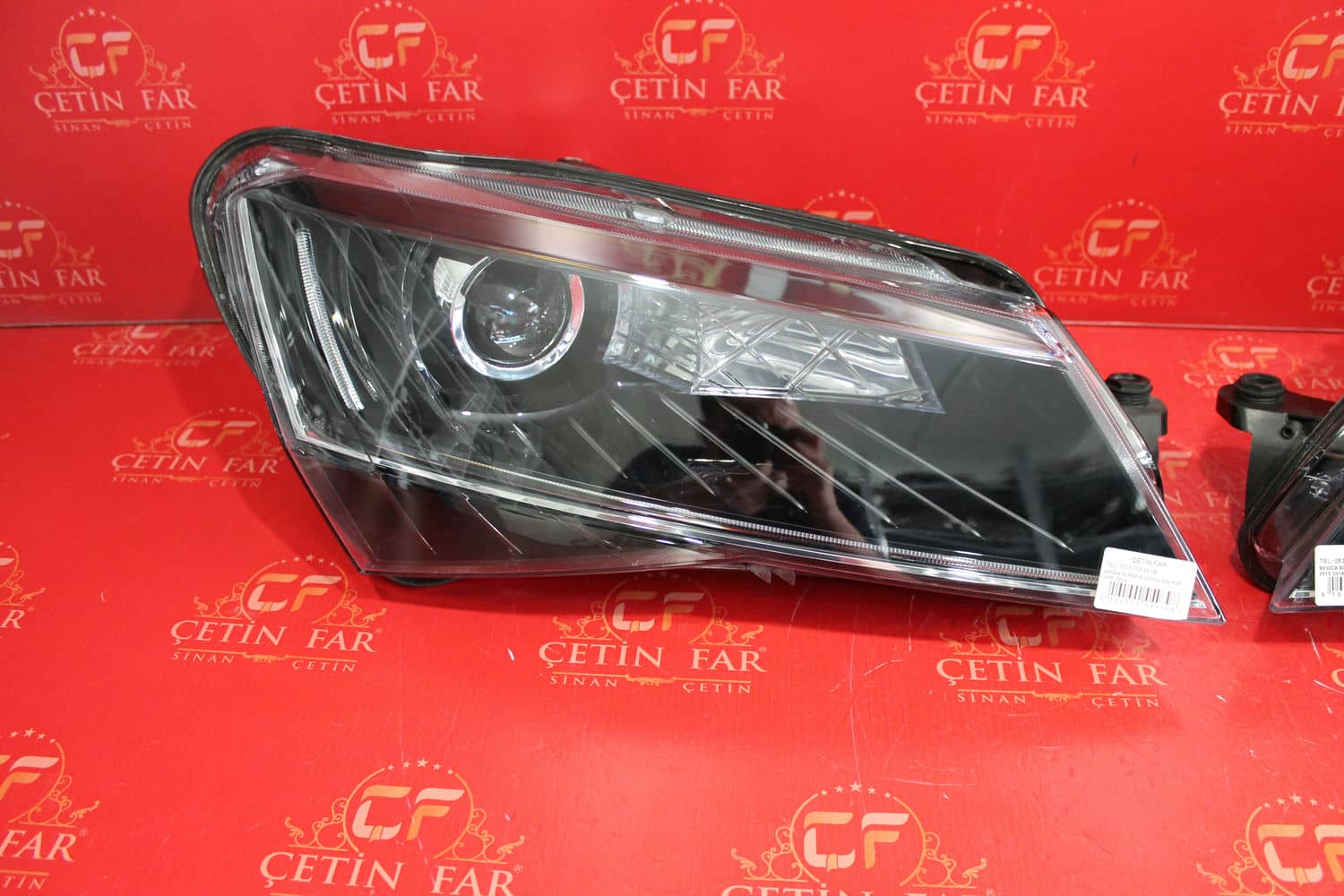 Skoda SUPERB SKODA SUPERB XENON SAĞ SOL FAR